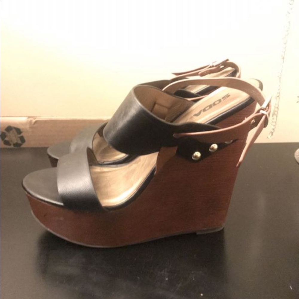 Size 10 wedges